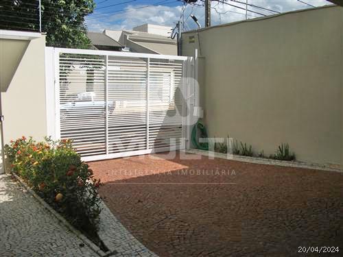 Casa à venda com 4 quartos, 275m² - Foto 2